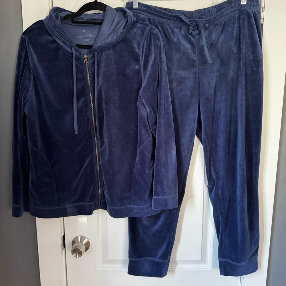 HUE 2 PIECE SET Woman Blue Velour Hoodie and Pants Size L Excellent Condition